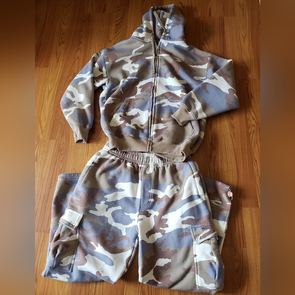 Mikey 62 Other - Mikey 62 Camo Sweat Outfit 2XL